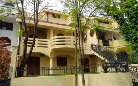 Podgorica, Gorica C – Completely renovated house with garage and fenced yard