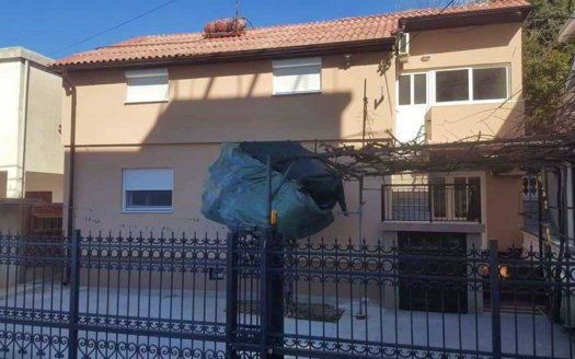 Bar, Sutomore – House with two three bedroom apartments not far from the sea