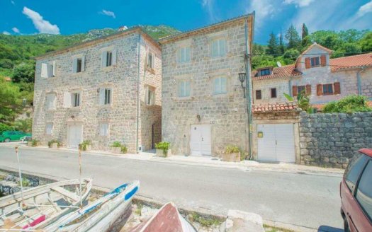 Kotor, Perast – Fully furnished stone villa located at the first line