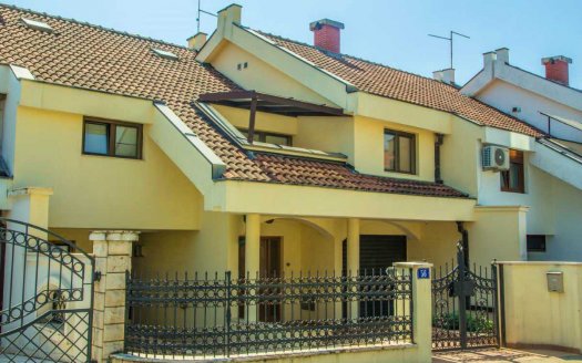 Podgorica, Gorica C – Fully equipped house located in an exclusive part of city