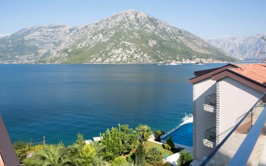 Kotor, Kostanjica – Four bedroom luxury apartment with large terrace