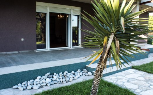 Three-bedroom house for rent Tolosi