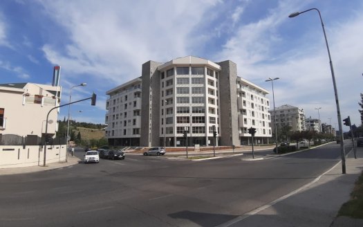 Podgorica, Momisici – Commercial premises with parking for rent