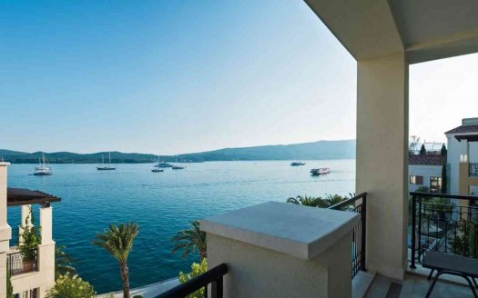 One bedroom apartment in Porto Montenegro for sale