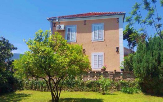 SOLD Authentic house with large garden in center of Herceg Novi