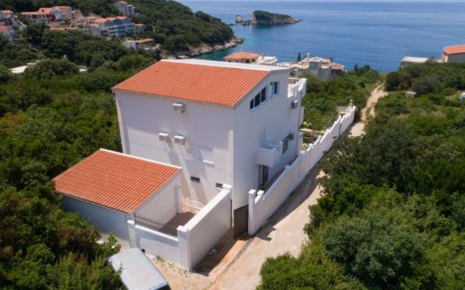 Bar, Utjeha – House with magnificent sea view for sale