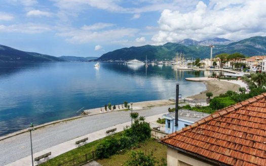 Tivat – Small hotel in the city center on the seafront for sale