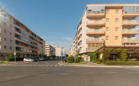 podgorica prostran trosoban stan na prodaju