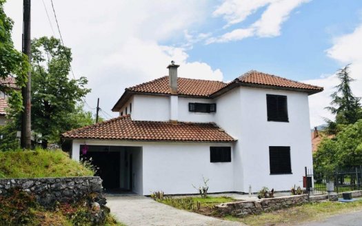 cetinje house for sale