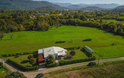 Danilovgrad, Susica – Charming house for long-term rent