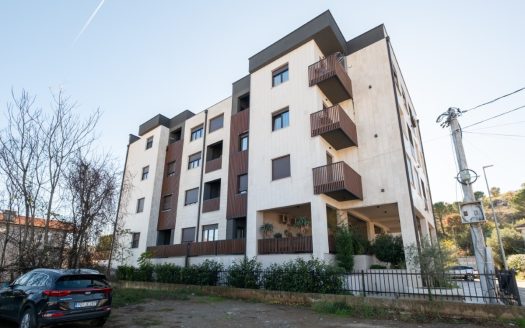 Podgorica, Gornja Gorica – Trosoban stan na prodaju