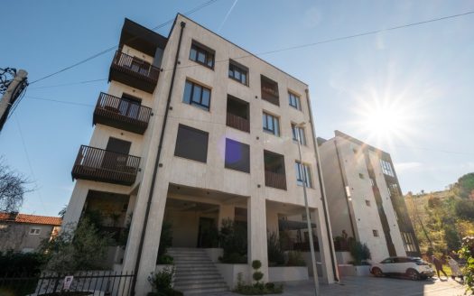 Podgorica, Gornja Gorica – Trosoban stan na prodaju