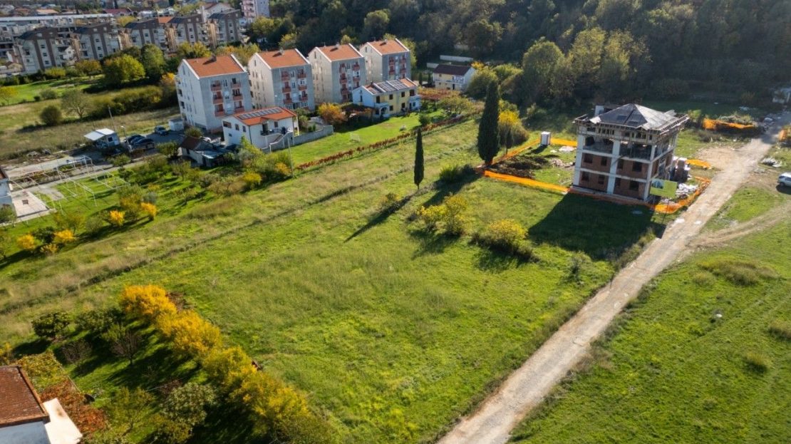 podgorica urbanizovan plac prodaja