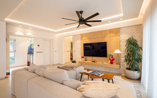 Tivat, Center – Fully furnished two-bedroom apartment for sale