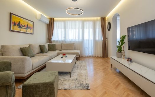 Podgorica, Preko Morace – Three-bedroom apartment for rent