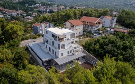 Tivat, Gradiošnica – Dvosoban stan na prodaju