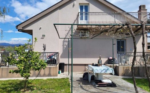 Podgorica, Gornja Gorica – Dvosobna kuća za izdavanje