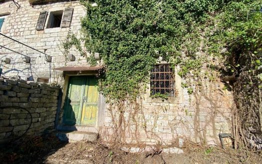 Tivat, Gornja Lastva – Autentična kamena kuća sa pogledom na more