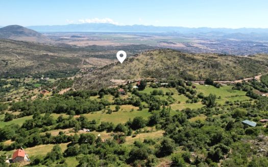 Podgorica, Sjenice – Land with beautiful view over the city