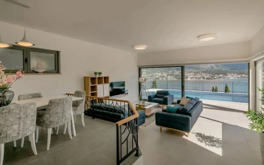 Herceg Novi, Njivice – Lux vila sa bazenom i pogledom na more