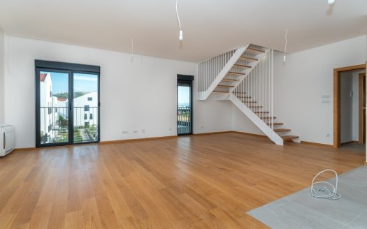 Podgorica, Zabjelo – Luxury five bedroom duplex with rooftop terrace for sale
