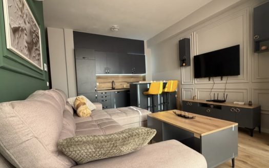 Bar, Centar – Moderno opremljena garsonjera na prodaju