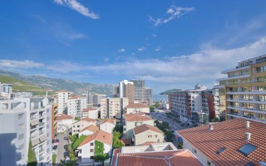 Budva, Centar – Luksuzan trosoban stan na prodaju