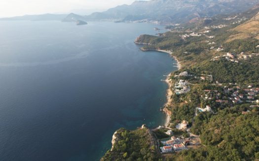 Budva, Rijeka Reževići – Plac za dvije vile bilizu mora