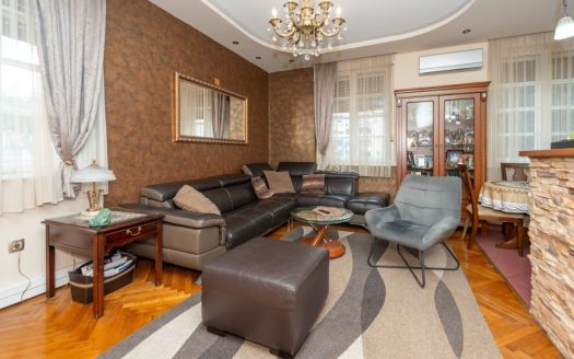 Podgorica, Centar – Dvosoban stan sa suterenom za izdavanje
